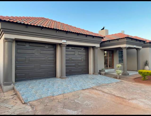 4 BEDROOM HOUSE FOR SALE IN CHROOM PARK